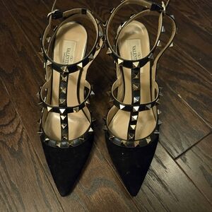 Valentino garavani suede rockstud